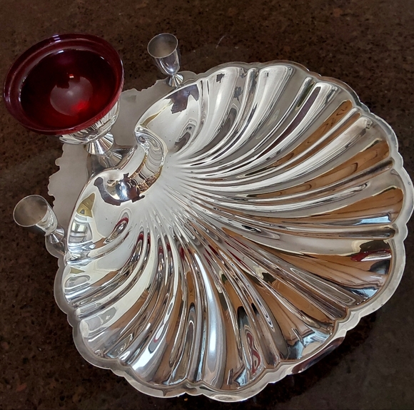 VINTAGE F.B.ROGERS SILVERPLATED CLAMSHELL FOOTED SHRIMP/APPETIZER SERVER - Picture 2 of 8